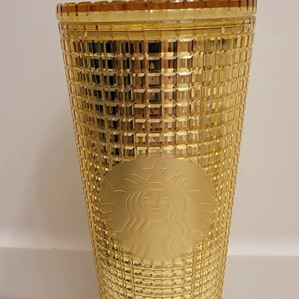 NWT Starbucks LATAM Gold Venti Grid Tumbler
